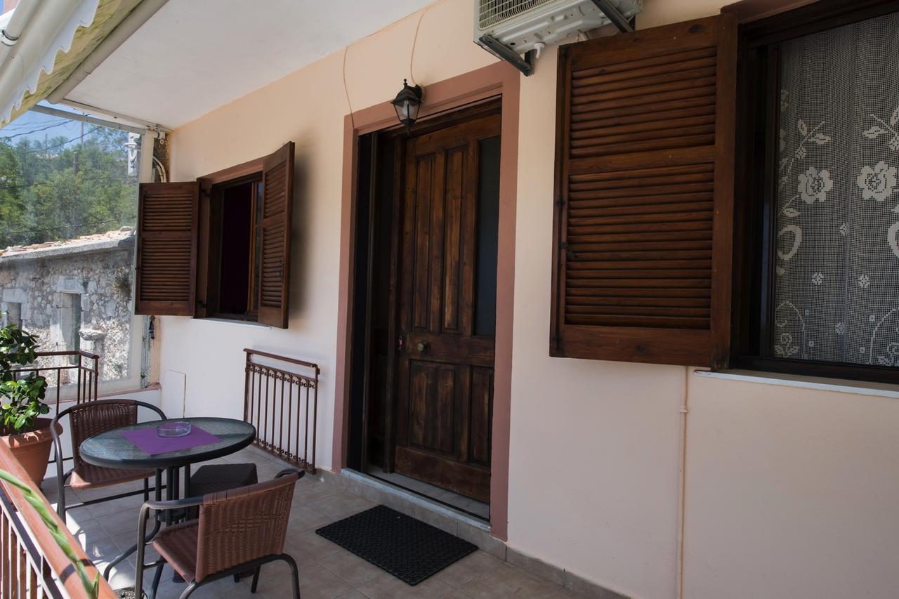 Manthiata Studios Exanthia Exterior photo