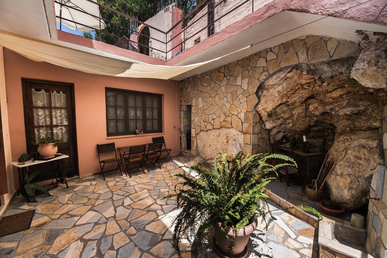 Manthiata Studios Exanthia Exterior photo