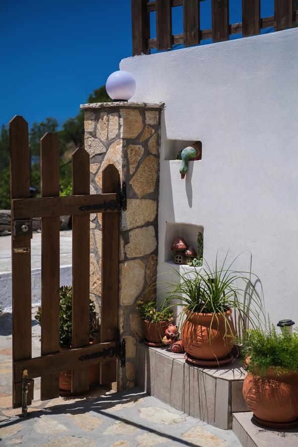 Manthiata Studios Exanthia Exterior photo